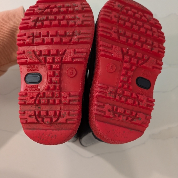 Disney Winnie The Pooh Black and Red Rain Boots Y2K - Picture 7 of 7